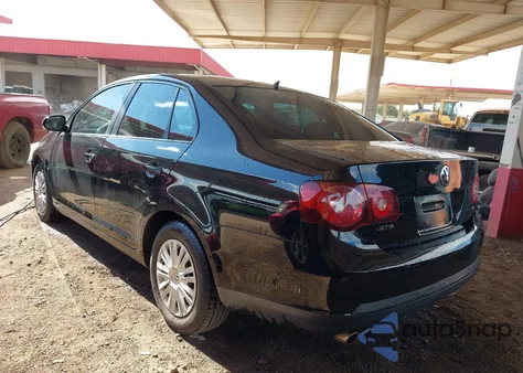 2010 Volkswagen Jetta S z USA, uszkodzony, nr VIN 3VWJZ7AJ2AM088796